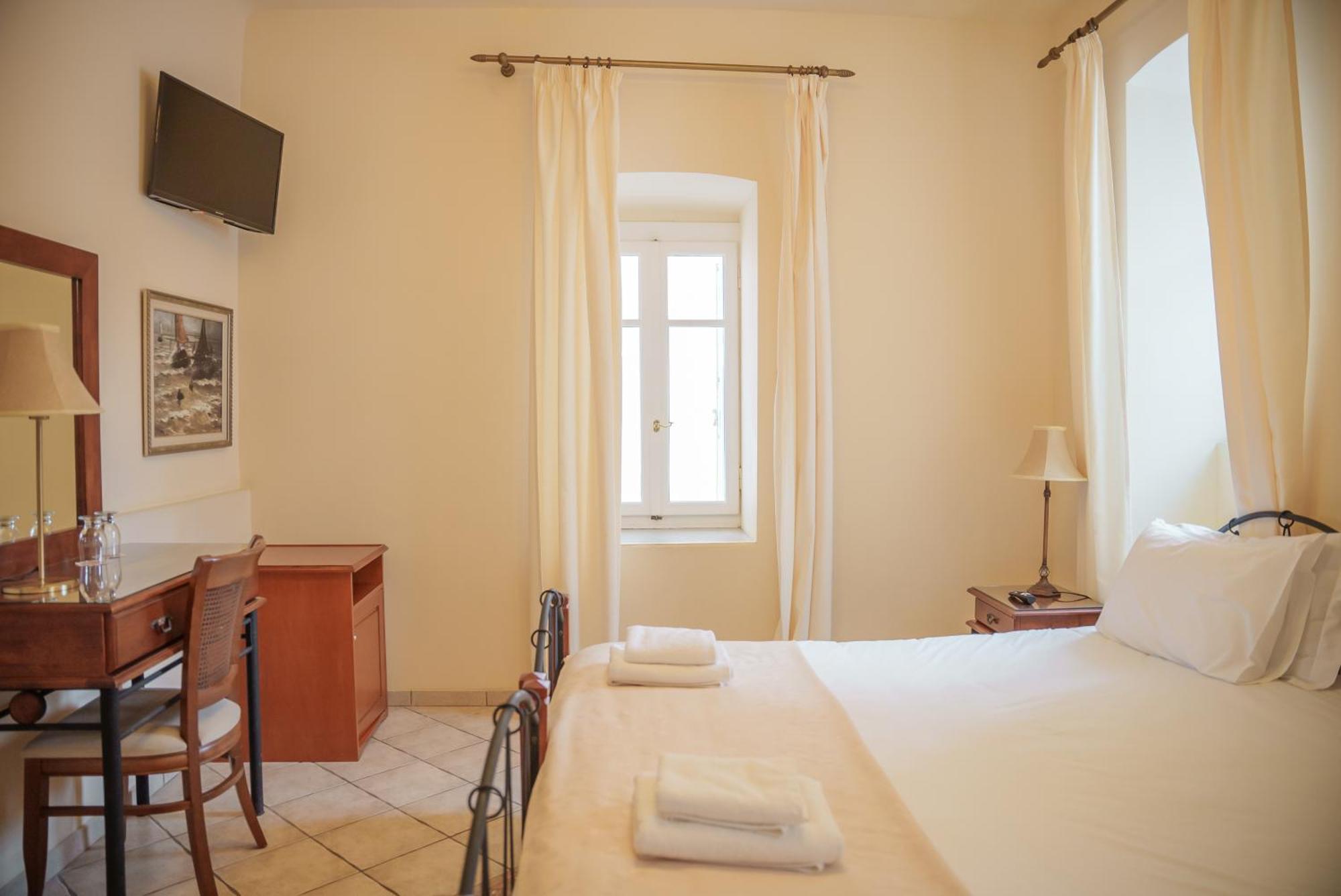 Archontiko Eleni Hotel Ándros Rum bild